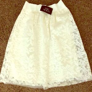 White lace skirt